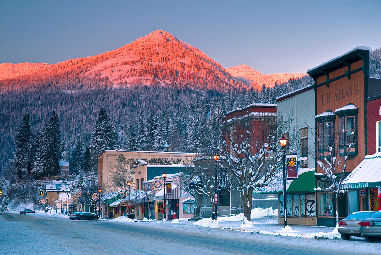 The 7 Best Colorado Ski Towns, From Traveler Favorites to Locally-Loved  Villages
