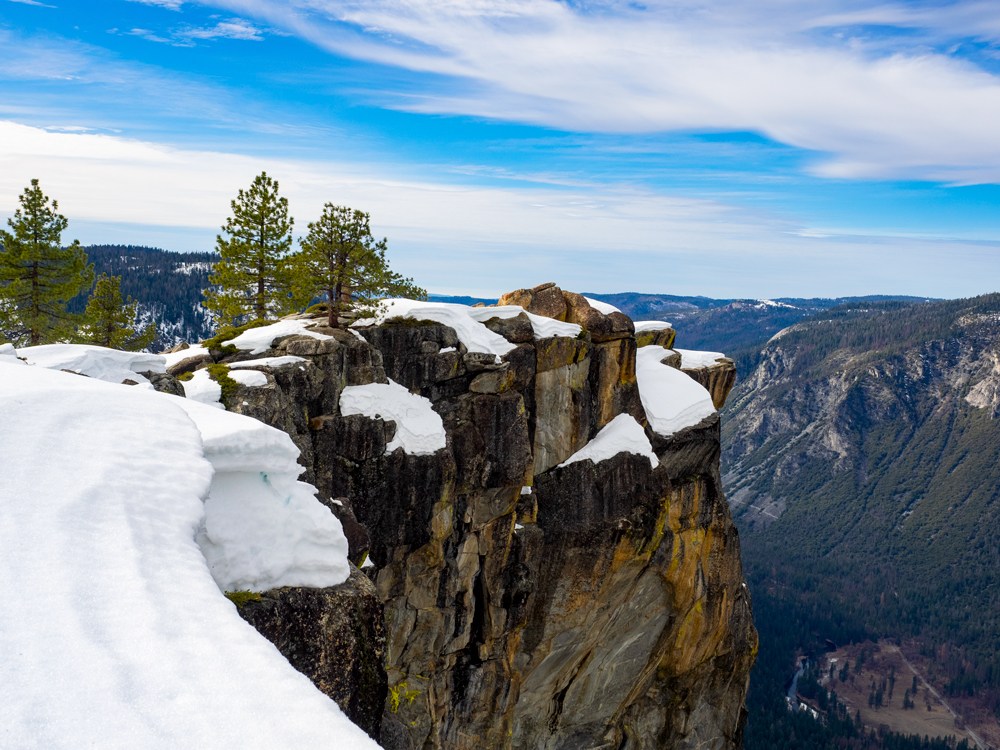 Glacier Point Ski Hut Winter Snowshoeing Taft Point Snow Yosemite National Park