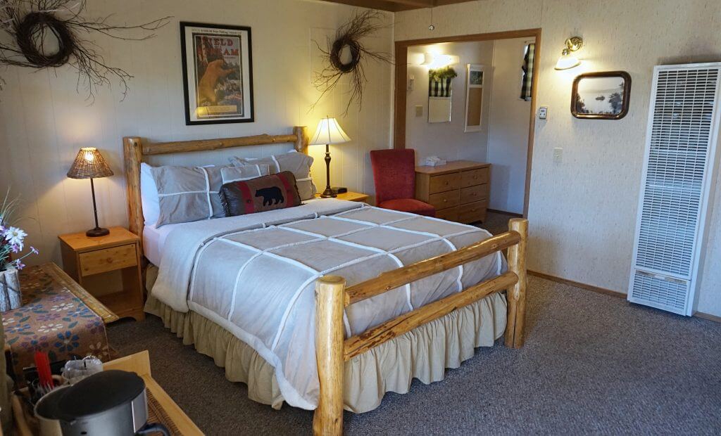 hotel room at Mother Nature's Inn