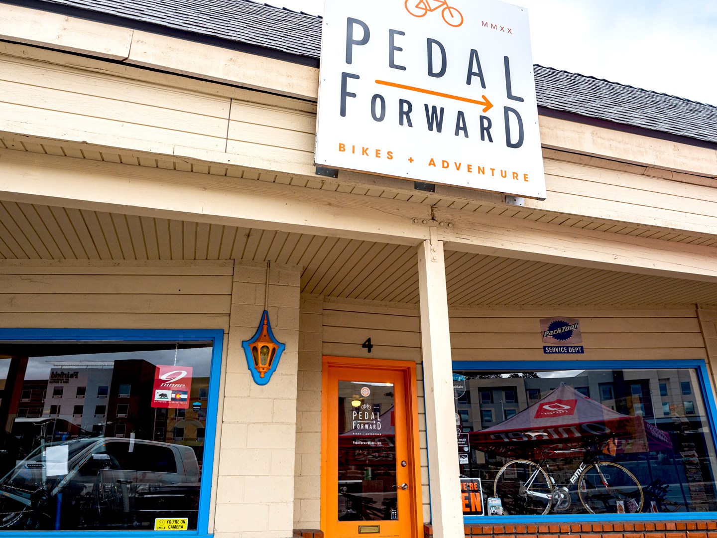 Pedal forward mountain biking shop in Oakhurst California near Bass Lake