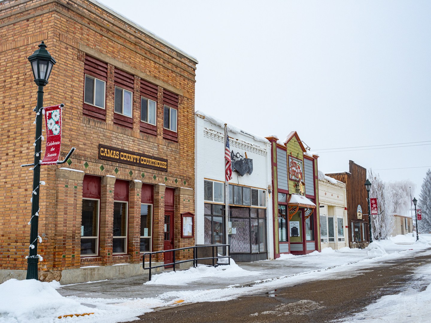 main street of Fairfield Idaho on a cloudy foggy winter's day