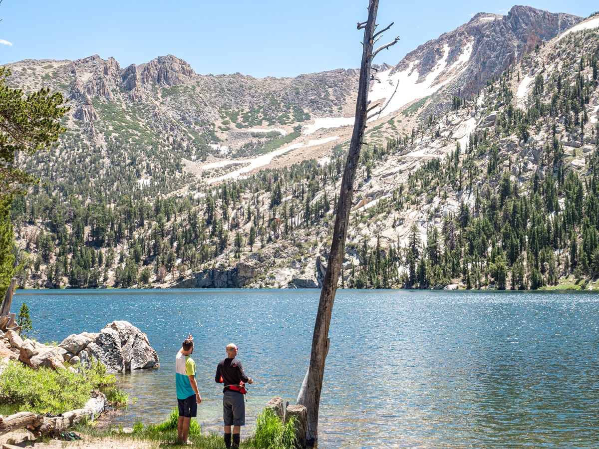 Two people looking at Star Lake and the Jobs Sister in the distance