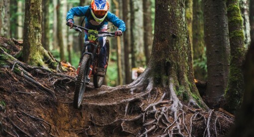 mountain biker on the Cascadia Dirt Cup best Mountain Bike Racing Series in the US Oregon Mountain Biking Enduro