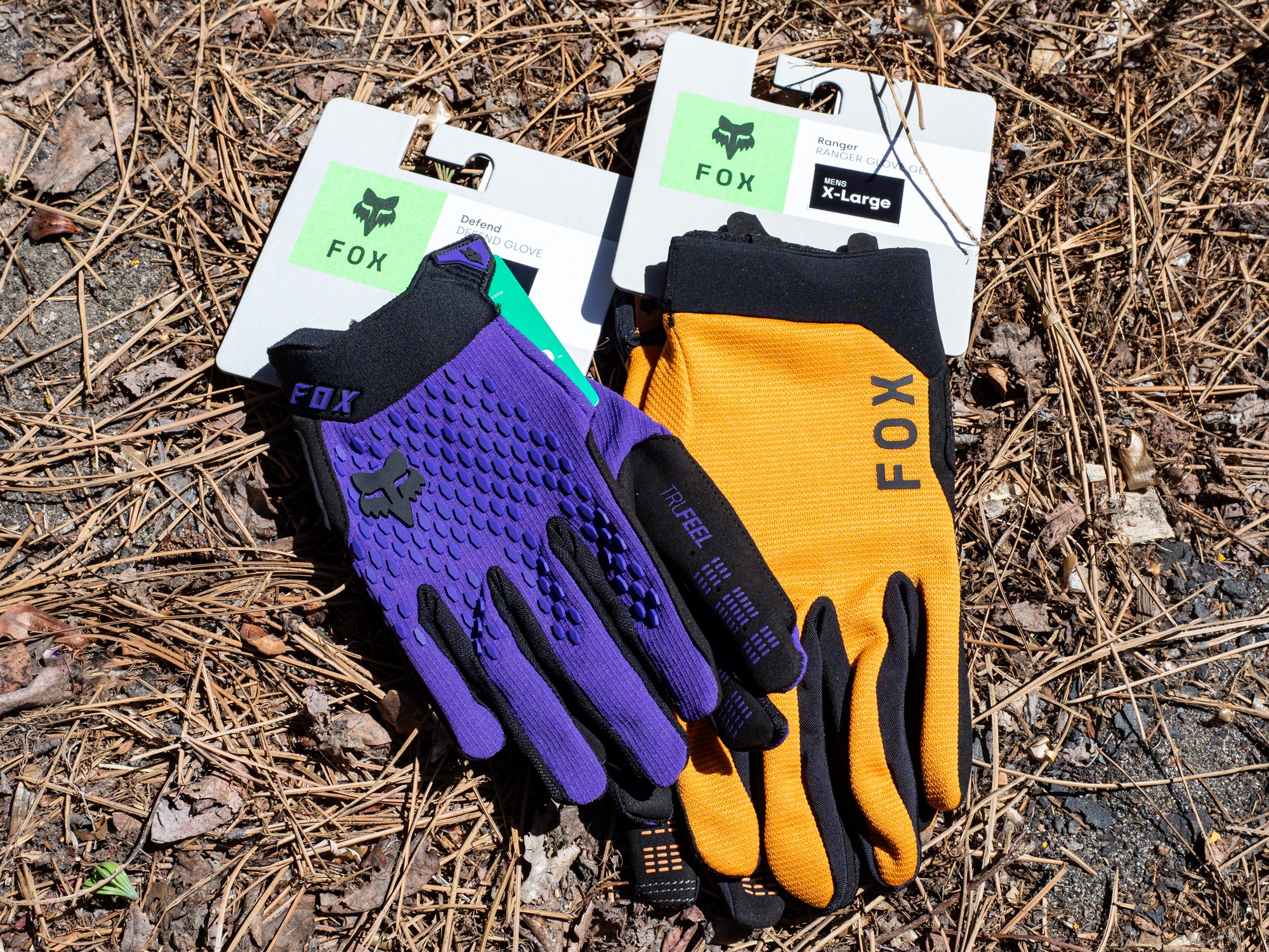 Fox MTB gloves up close