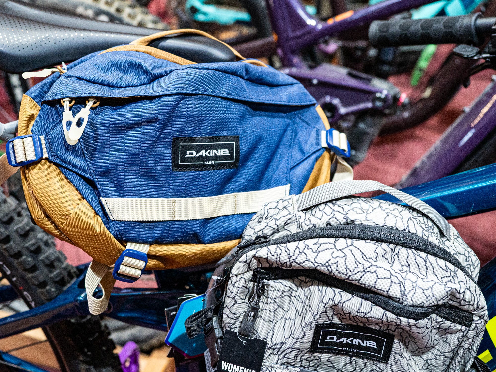 close up of a Dakine Waistbag for mountain biking