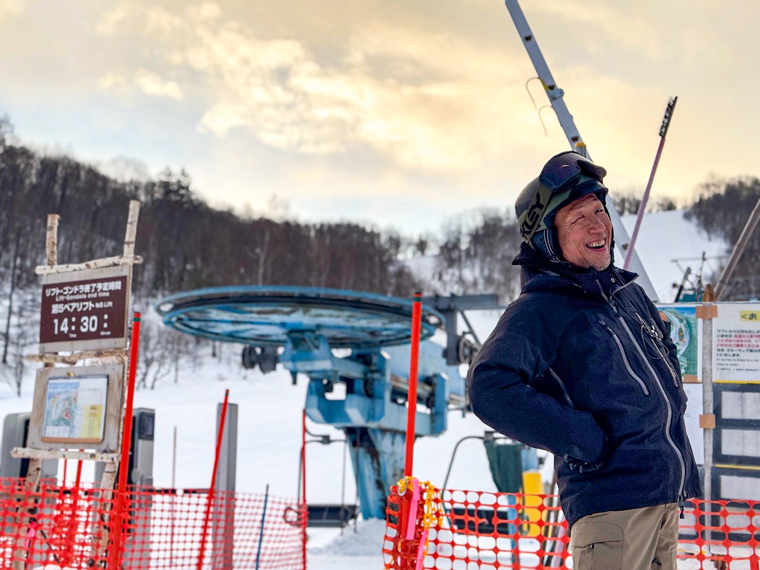 Akihiko Wakamatsu enjoying some turns before the lifts at Kamui Ski Links