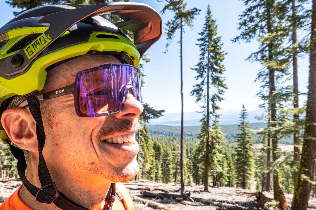 close-up of Smith Syncline MTB Glasses